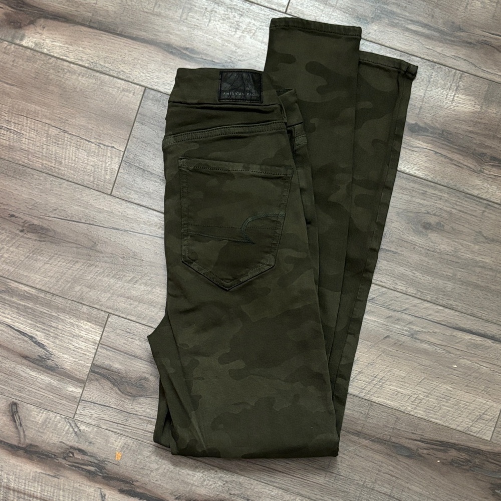 American Eagle Outfitters Women's Camouflage Skinny Jeans